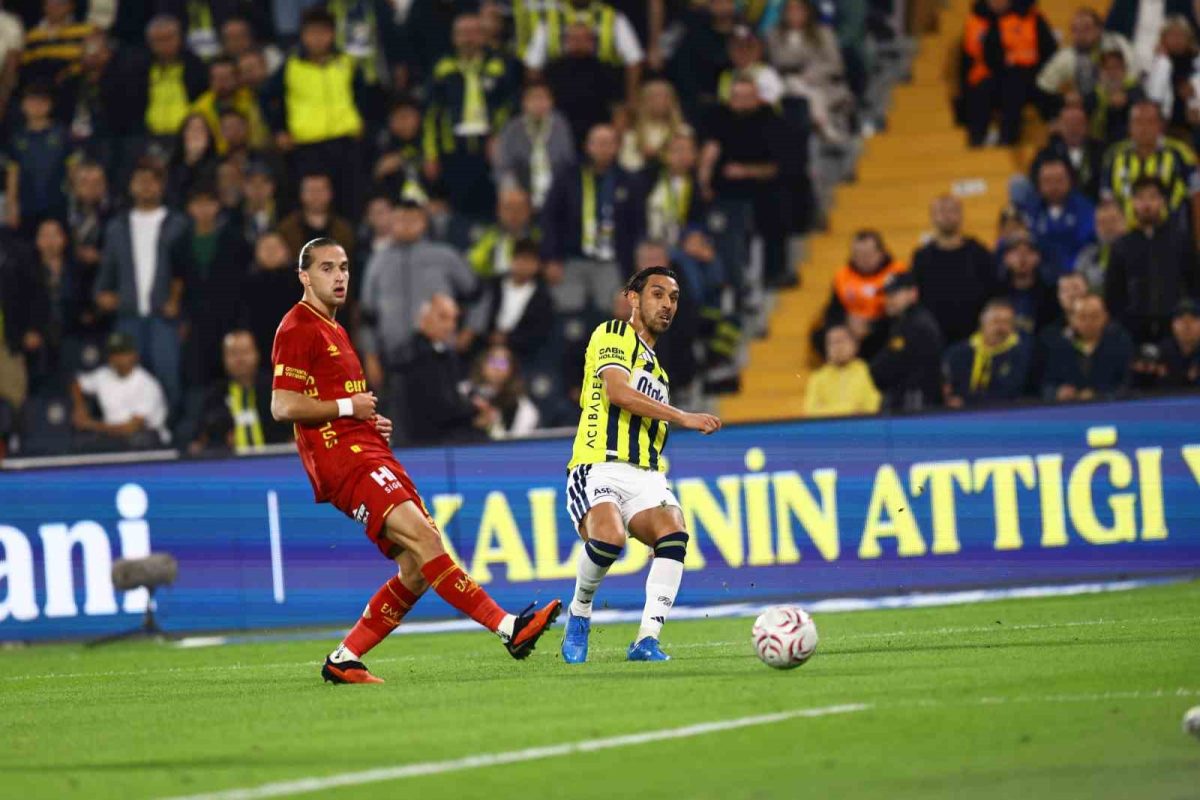 Trendyol Süper Lig: Fenerbahçe: 1 - Göztepe: 0 (İlk yarı) - Foto 6