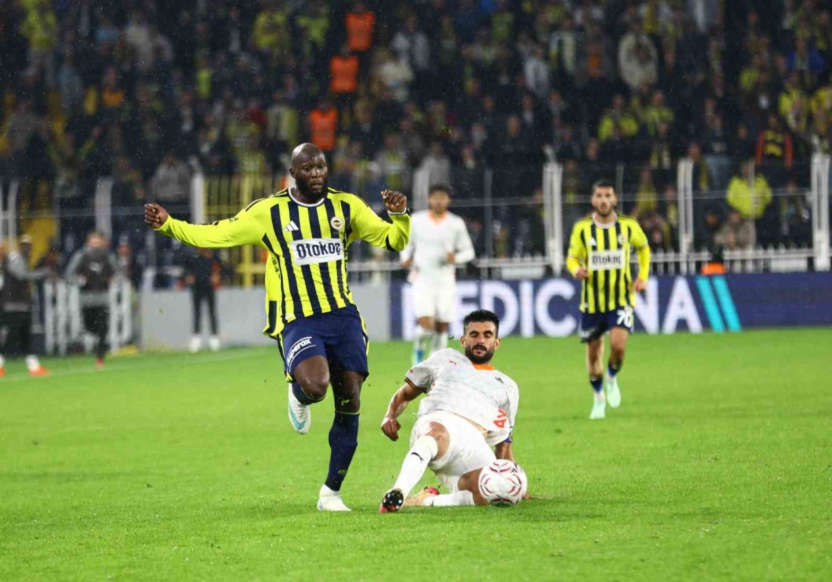 Trendyol Süper Lig: Fenerbahçe: 3 - Corendon Alanyaspor: 0 (Maç sonucu) - Foto 7