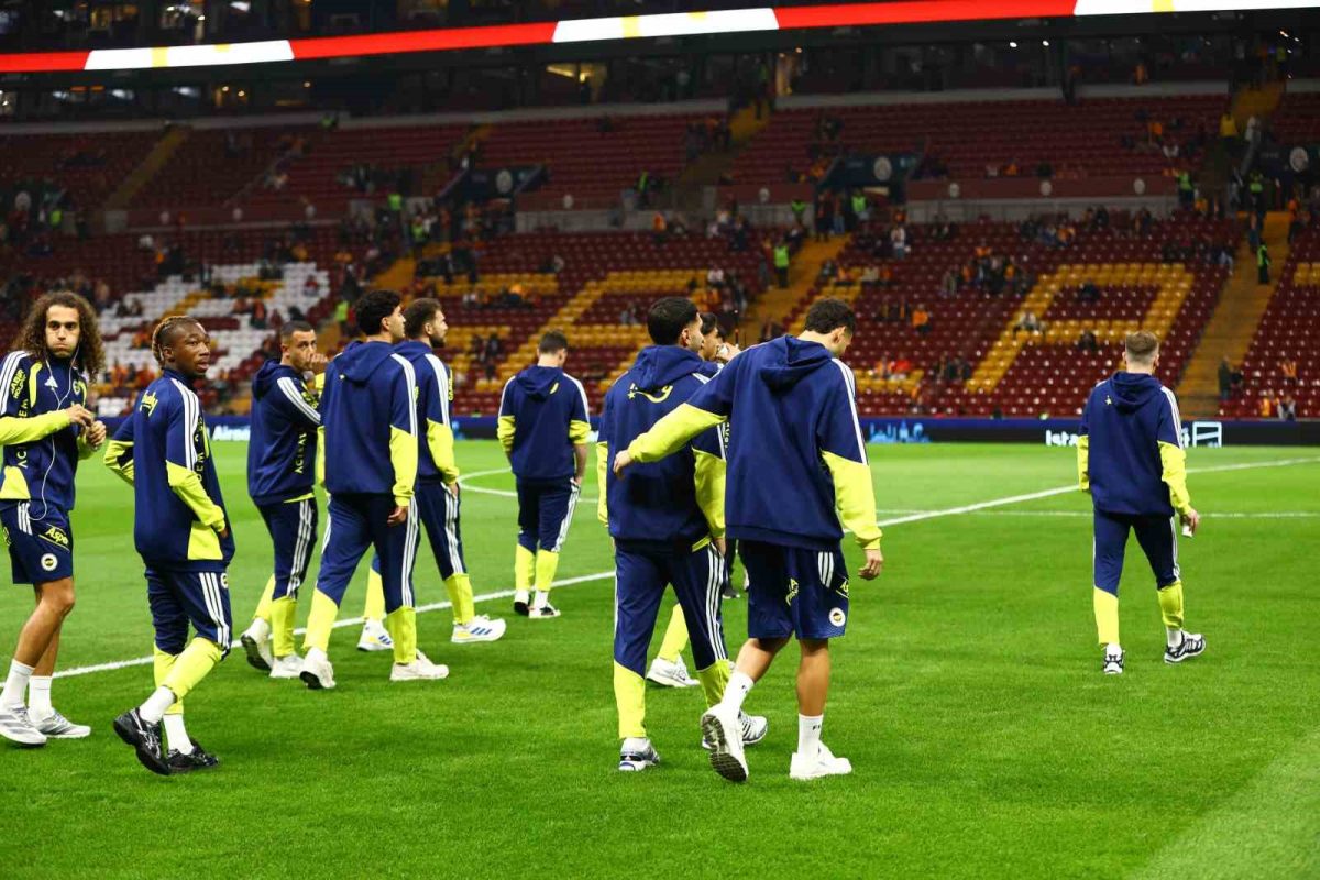 Trendyol Süper Lig: Galatasaray: 0 - Fenerbahçe: 0 (Maç devam ediyor) - Foto 7