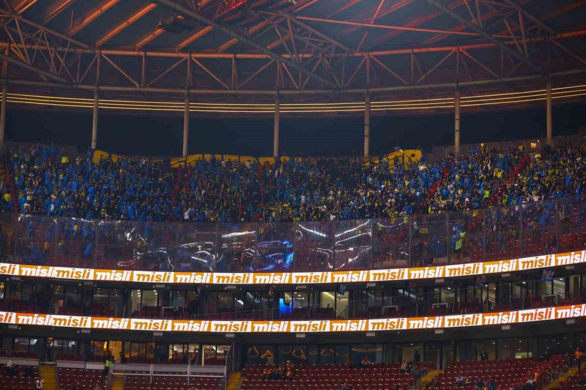 Trendyol Süper Lig: Galatasaray: 0 - Fenerbahçe: 0 (Maç devam ediyor) - Foto 8