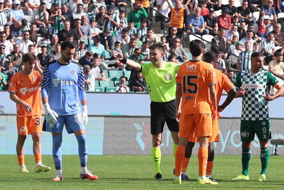 Trendyol Süper Lig: Konyaspor: 0 - Başakşehir: 0 (Maç sonucu) - Foto 6