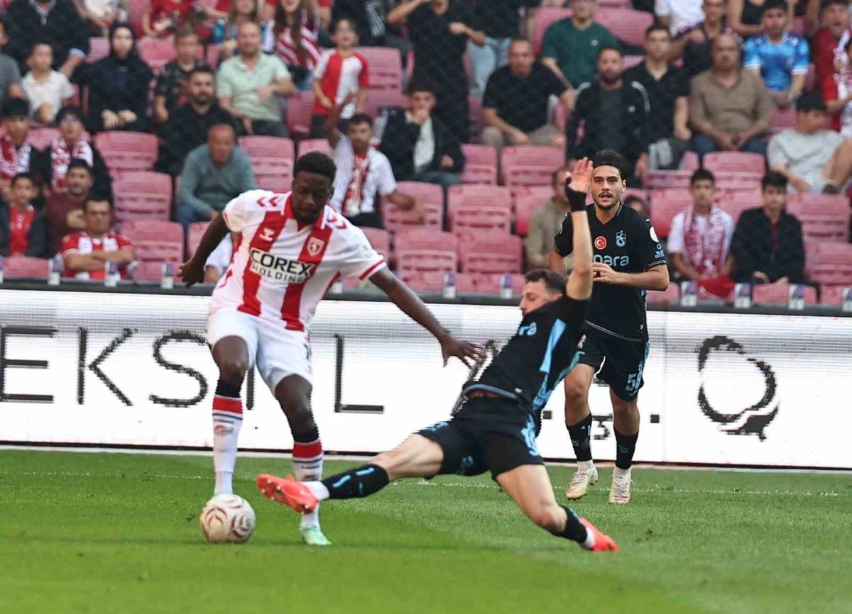 Trendyol Süper Lig: Samsunspor: 0 - Trabzonspor: 3 (İlk yarı) - Foto 2