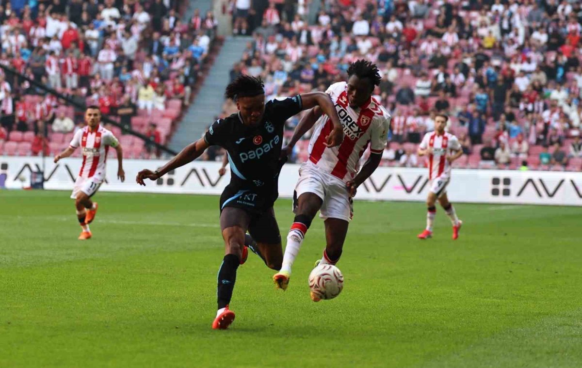 Trendyol Süper Lig: Samsunspor: 0 - Trabzonspor: 3 (İlk yarı) - Foto 7