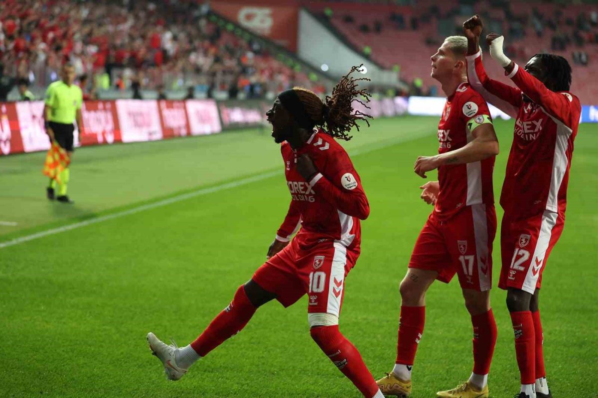 Trendyol Süper Lig: Samsunspor: 1 - Amed Sportif Faaliyetler: 0 (İlk yarı) - Foto 3