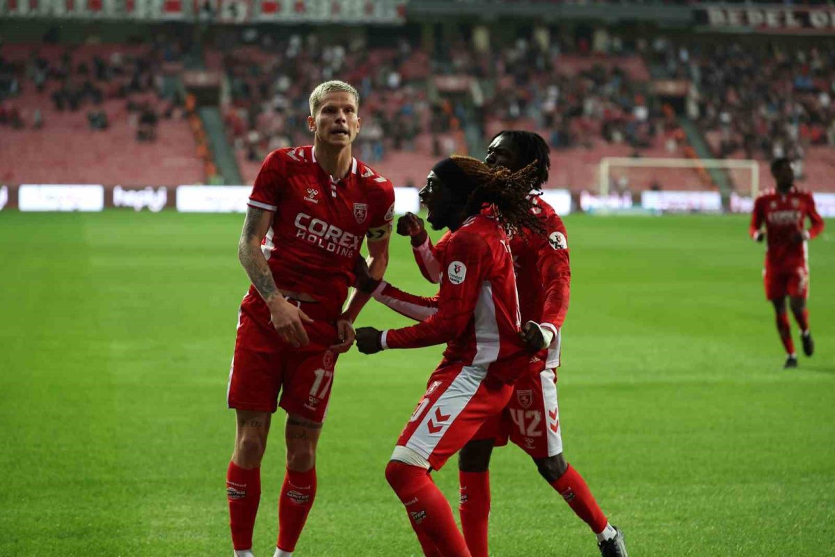 Trendyol Süper Lig: Samsunspor: 1 - Amed Sportif Faaliyetler: 0 (İlk yarı) - Foto 6