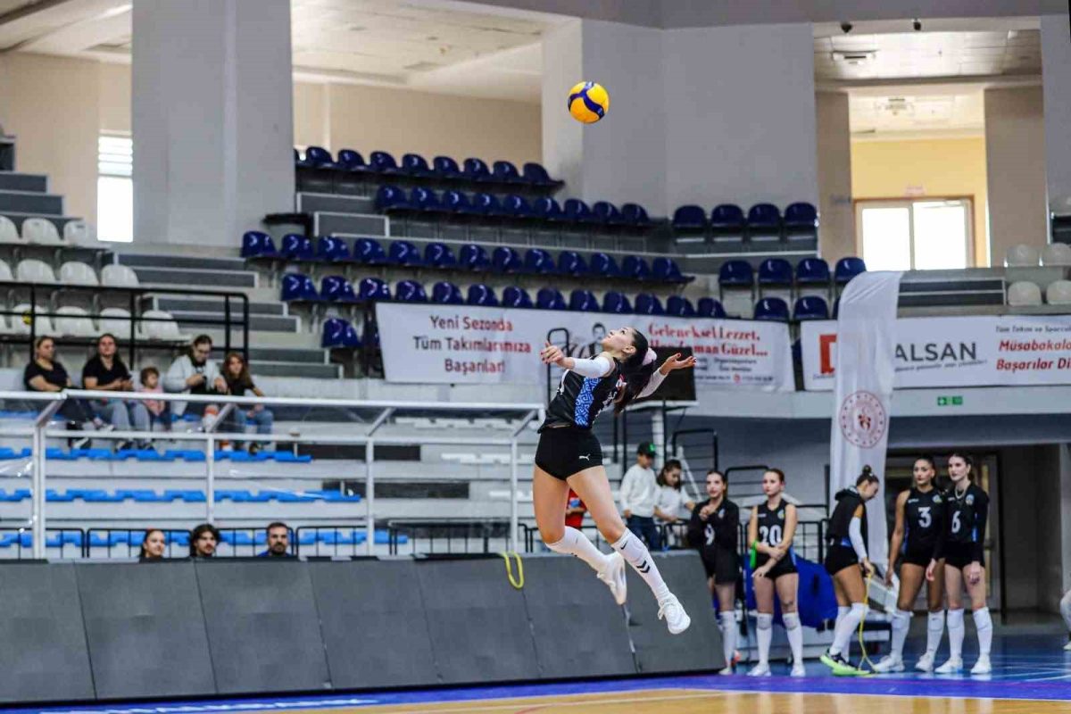 Turgutlu’nun Sultanları sezona 3-0’la başladı - Foto 6