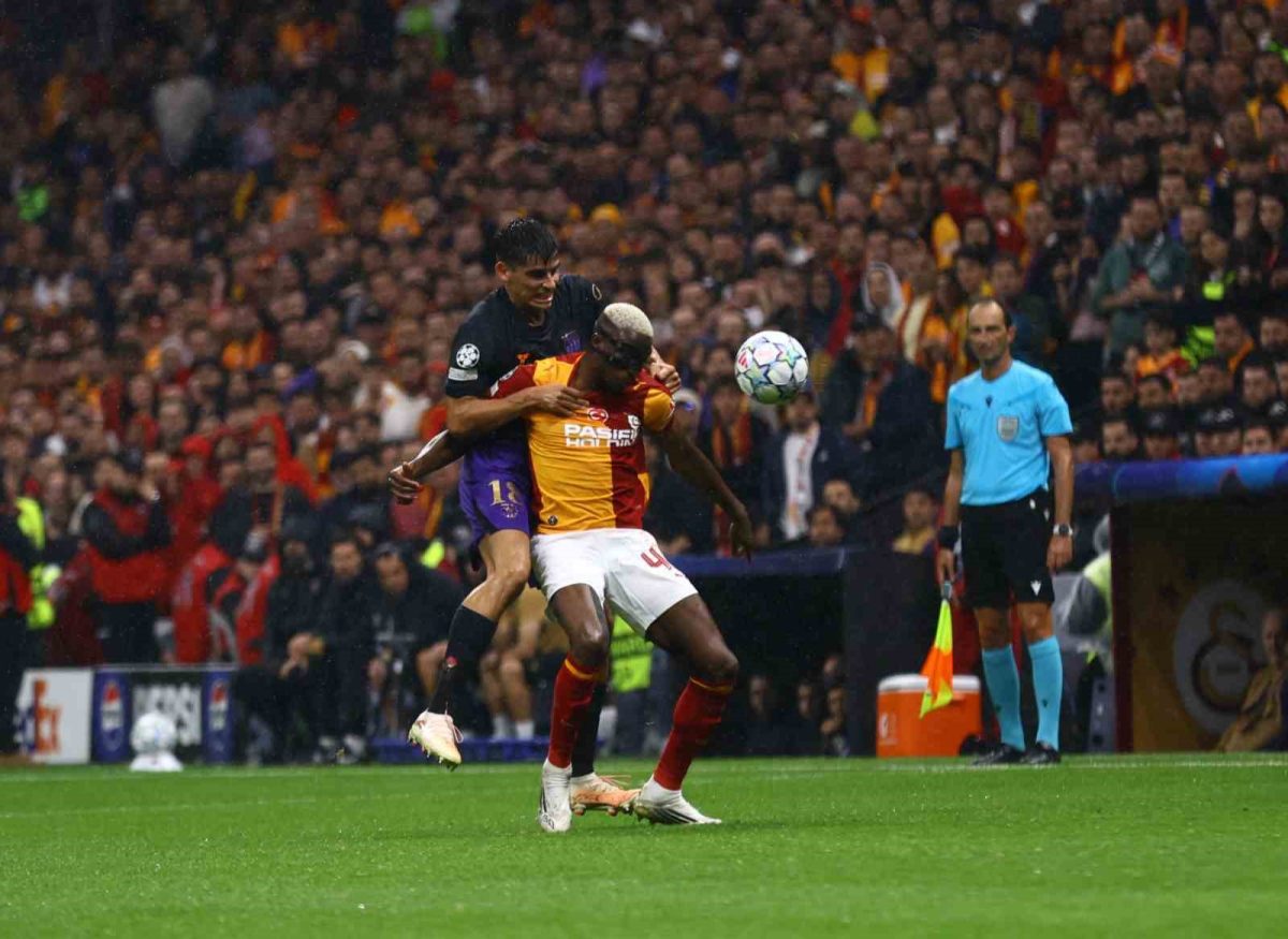 UEFA Şampiyonlar Ligi: Galatasaray: 1 - Barcelona: 1 (İlk yarı) - Foto 4
