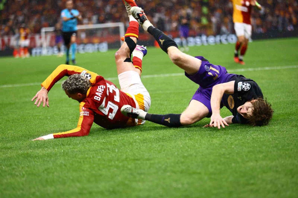 UEFA Şampiyonlar Ligi: Galatasaray: 1 - Barcelona: 1 (İlk yarı) - Foto 6