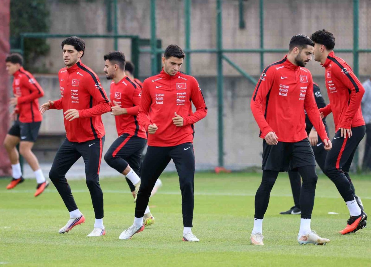 Ümit Milli Takımı, Macaristan maçı hazırlıklarını tamamladı - Foto 2