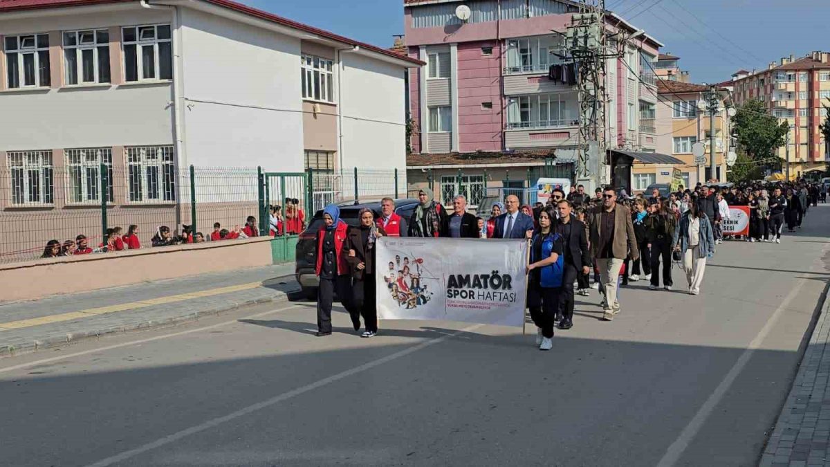 Vezirköprü’de Amatör Spor Haftası Gençlik Korteji