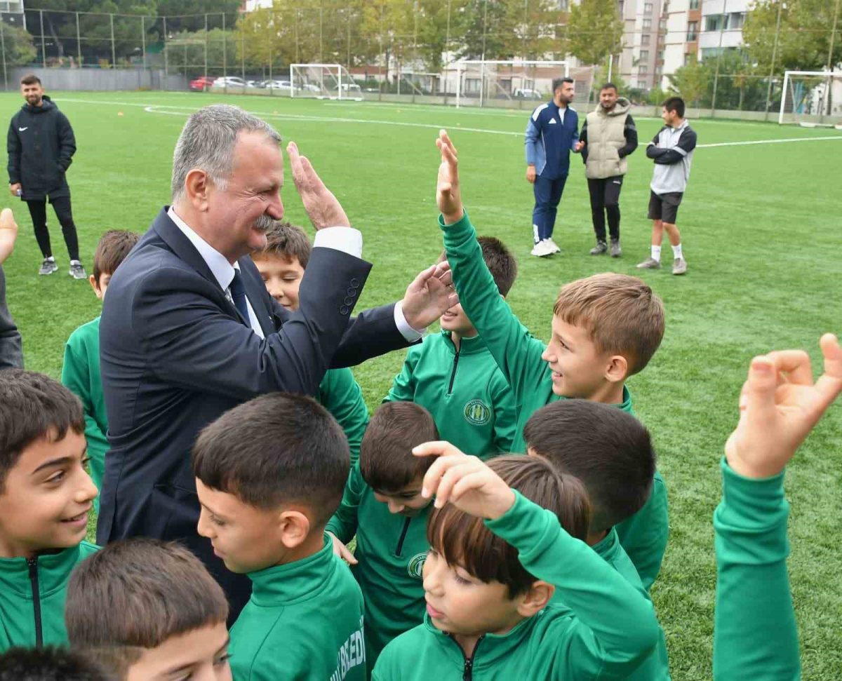 Yunusemre’de 29 Ekim coşkusu futbolla taçlandı - Foto 3