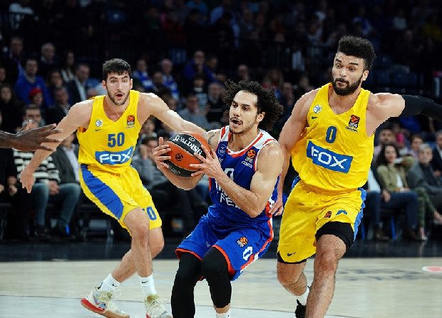 Anadolu Efes - Maccabi FOX Tel Aviv: 99-79