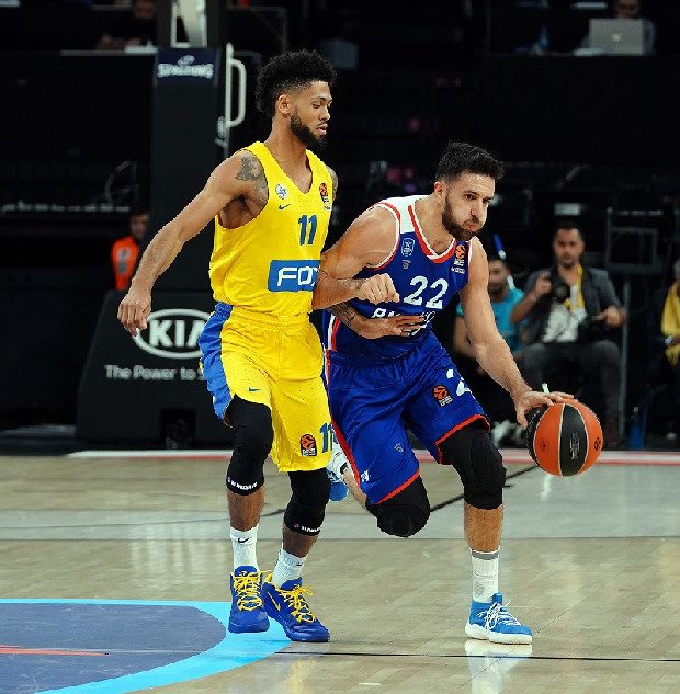 Anadolu Efes - Maccabi FOX Tel Aviv: 99-79