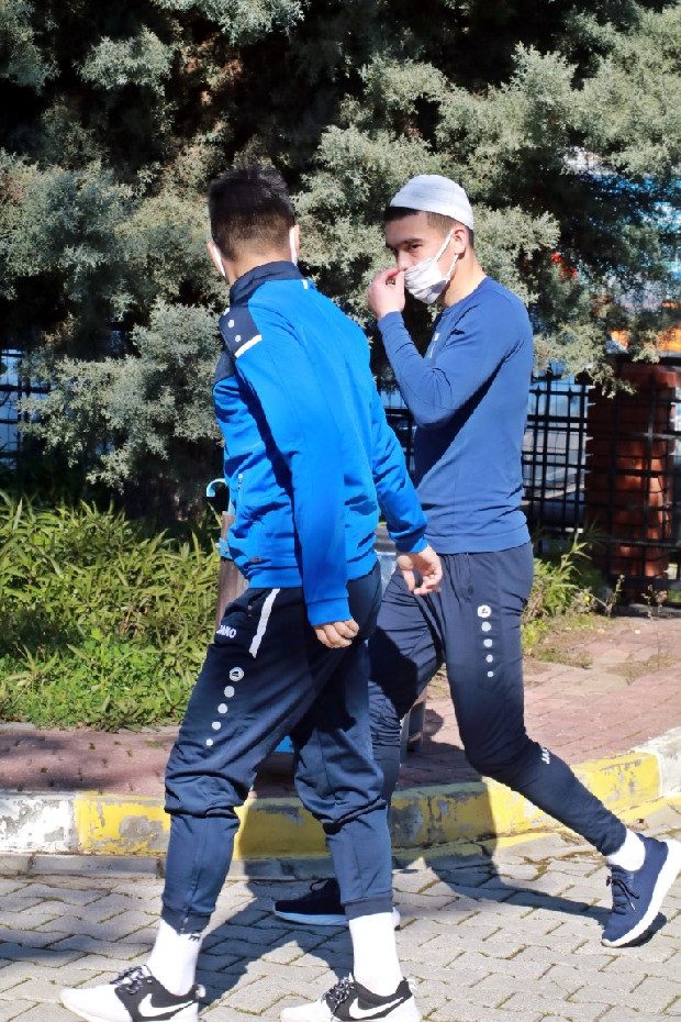Antalya'da kamp yapan Süper Lig ekipleri Cuma namazını ‘Dinler Bahçesi’nde kıldı
