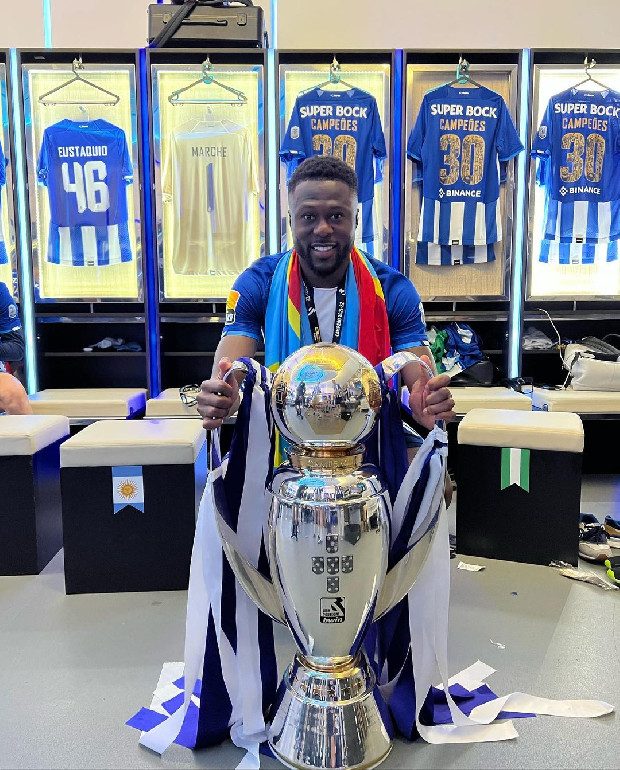 Avcı’nın aradığı sağ stoper Porto’dan yola çıktı! Trabzonspor'da transfer