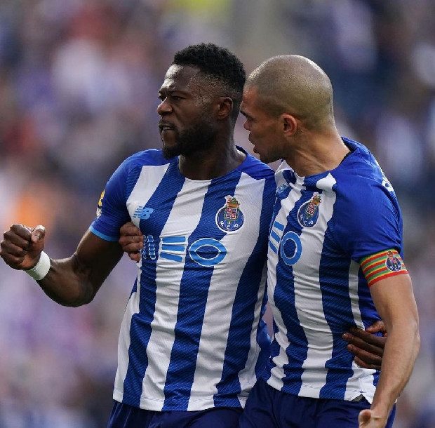 Avcı’nın aradığı sağ stoper Porto’dan yola çıktı! Trabzonspor'da transfer