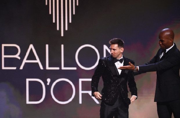 Ballon d'Or'u Messi kazandı, futbol dünyası birbirine girdi