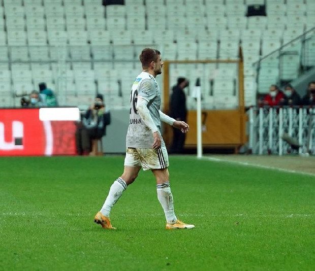 Beşiktaş'ta Dorukhan Toköz'e büyük şok! Larin'e dev talip...