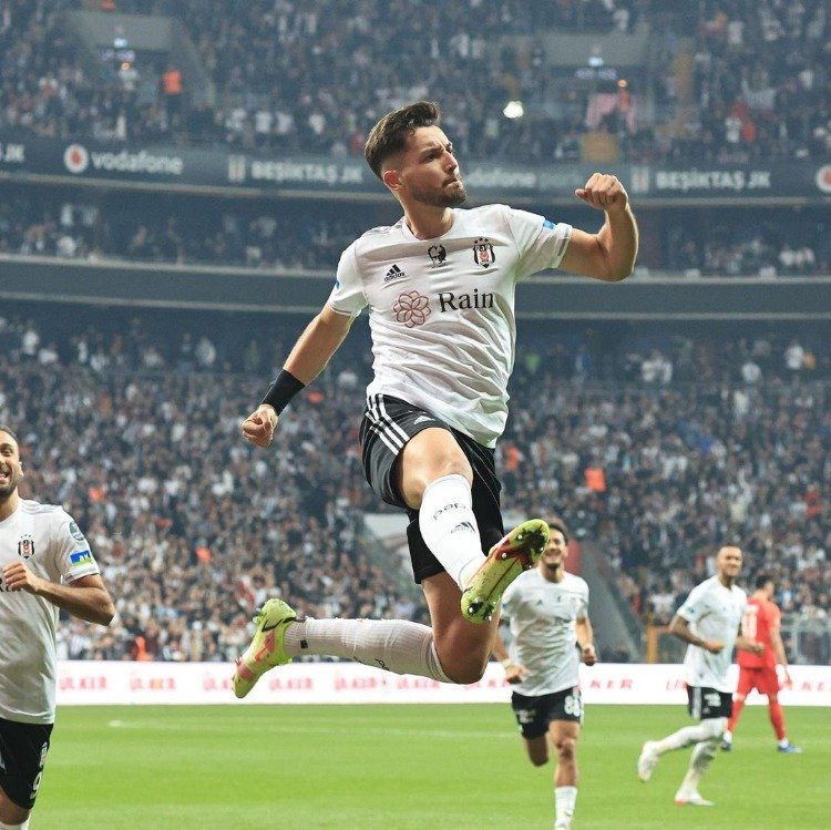Beşiktaş’ta stopere 3 aday! İsimler belli oldu