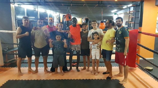 Beşiktaşlı N'Sakala Alanya’da Muay Thai yaparak sezona hazırlanıyor