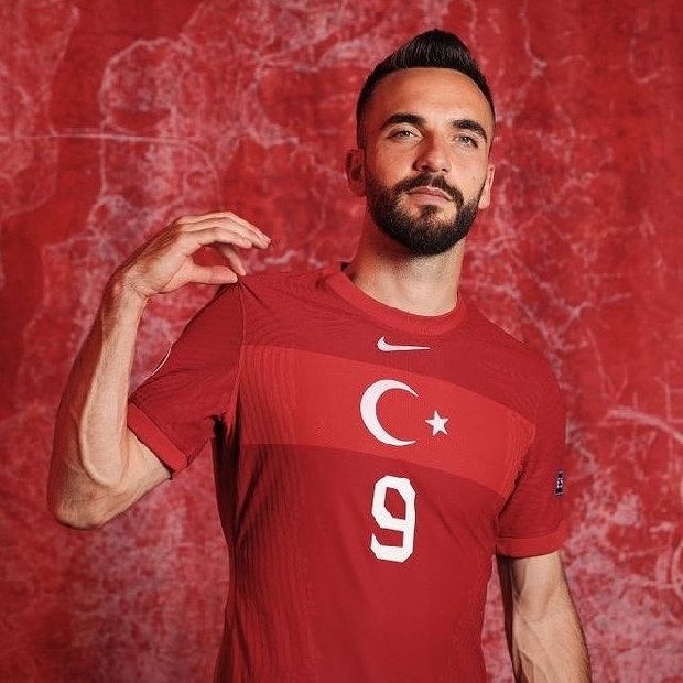 Bu yüzden Galatasaray’ı Beşiktaş’a tercih etti