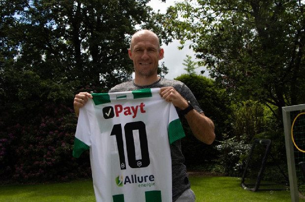Emeklilikten geri dönen futbolcular
