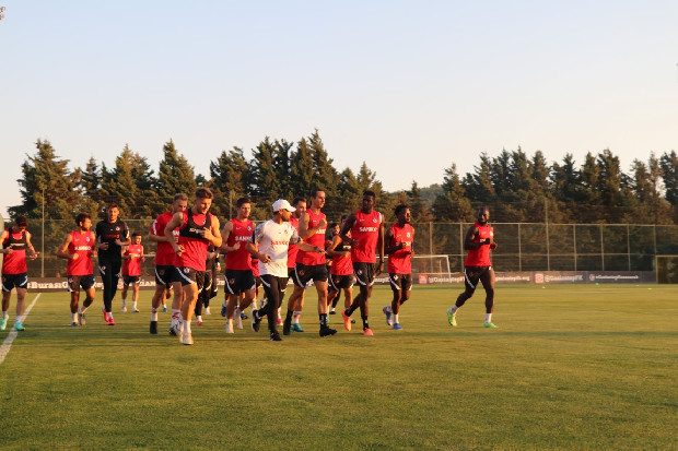 Erol Bulut: "Gaziantep FK, geçen seneden iyi bir konumda olacak"