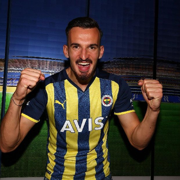 Fenerbahçe’de 5 ismin kellesi gitti