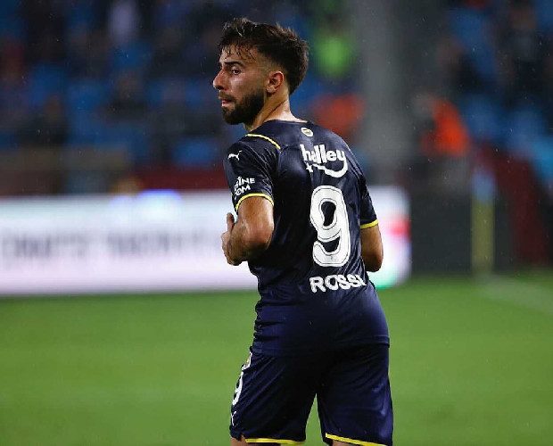 Fenerbahçe’de 5 ismin kellesi gitti
