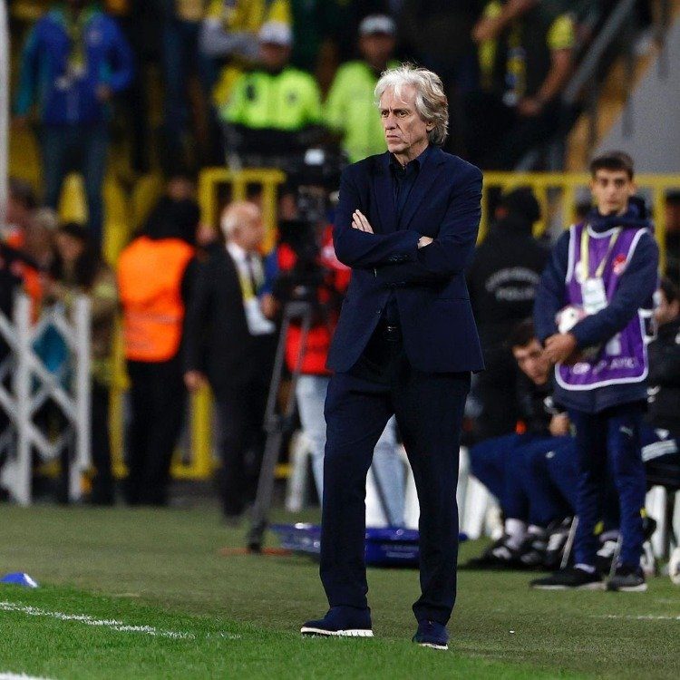 Fenerbahçe’de stoper sorunu için çözüm bulundu! İşte o isimler