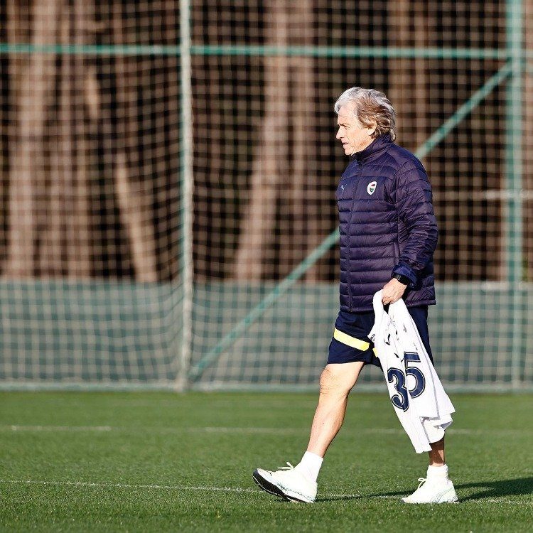 Fenerbahçe’de stoper sorunu için çözüm bulundu! İşte o isimler