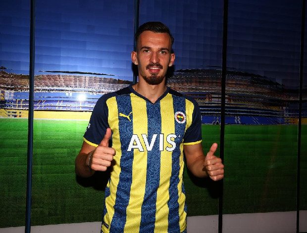 Fenerbahçe'nin yeni forveti Mergim Berisha