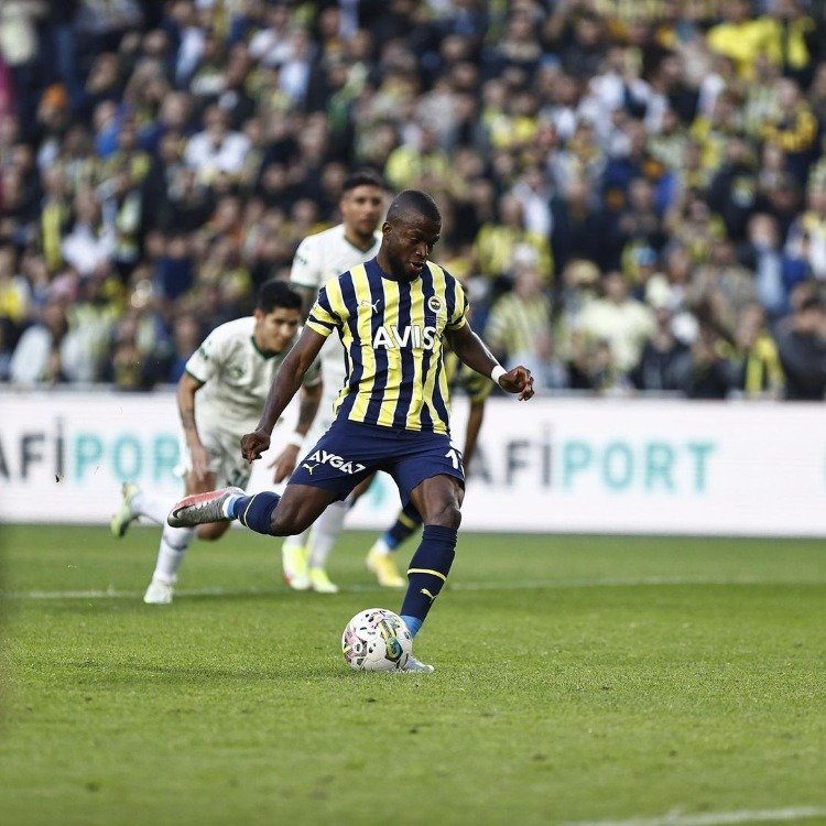 Fenerbahçe üzerine karanlık oyunlar nasıl oynanıyor