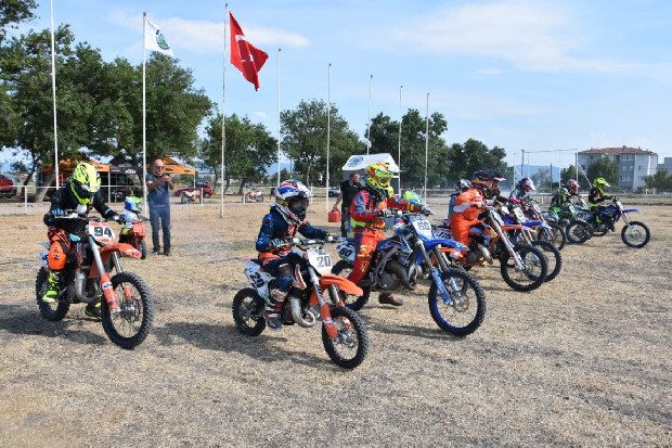 Gönen’de motosikletler kıran kırana yarışacak