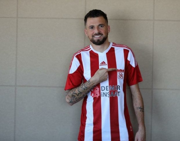 Hangi futbolcu hangi takıma gitti?