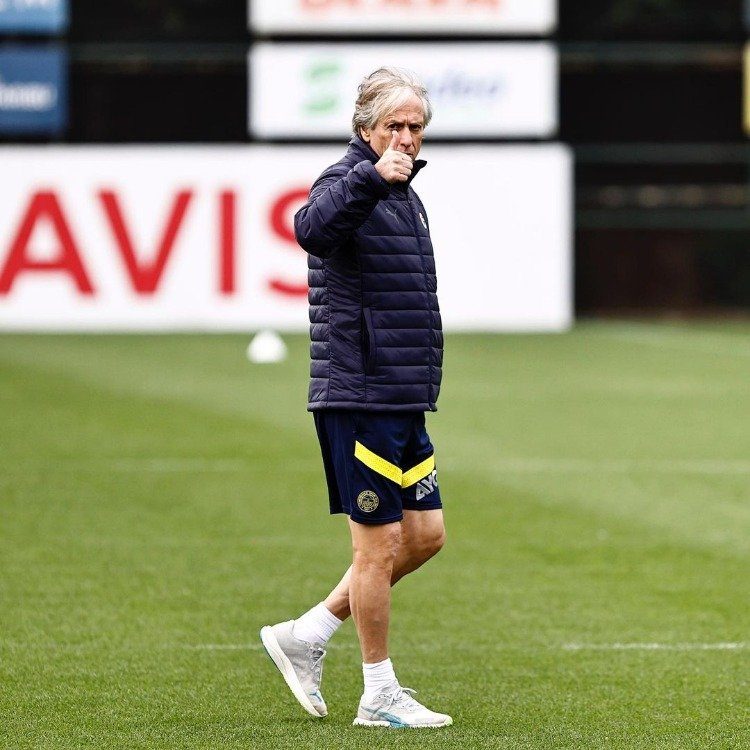 Jorge Jesus ile Ali Koç’un arası transfer yüzünden açıldı