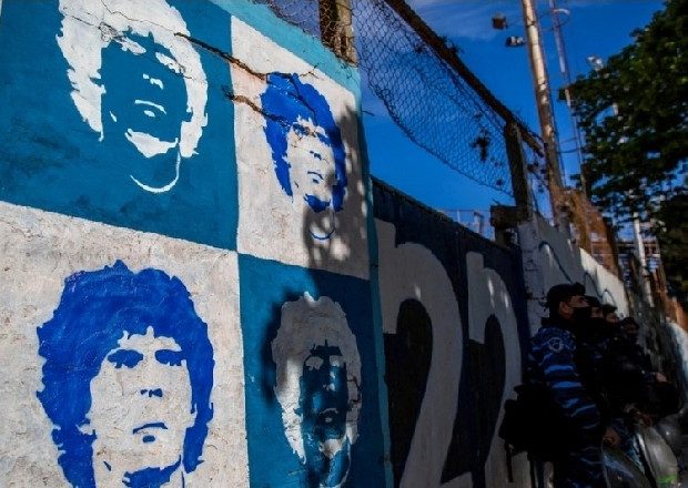 Maradona sevgisi duvarlara böyle yansımıştı