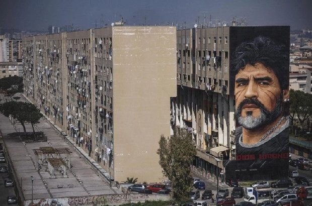 Maradona sevgisi duvarlara böyle yansımıştı