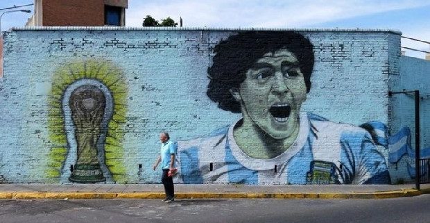 Maradona sevgisi duvarlara böyle yansımıştı