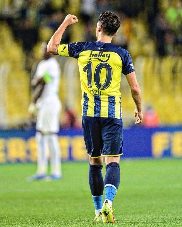 Mesut Özil yedek kaldı! Başkan açıklama yaptı