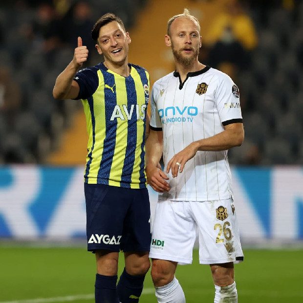 Mesut Özil yedek kaldı! Başkan açıklama yaptı