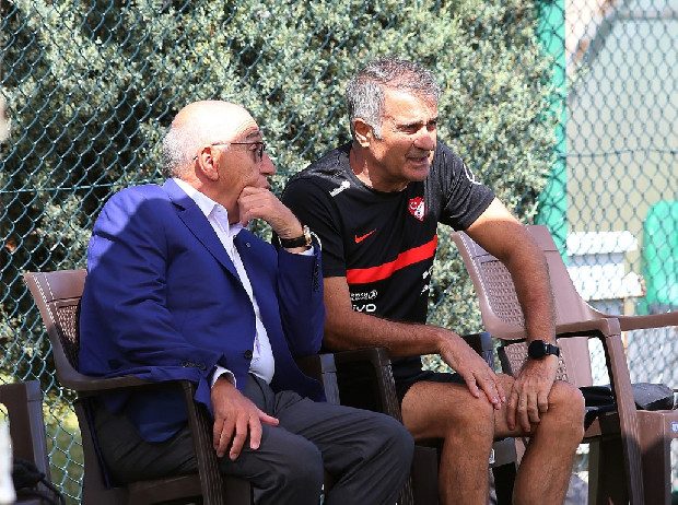 Milliler, Cebelitarık maçı hazırlıklarına başladı