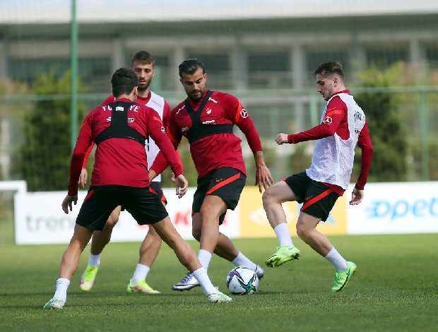Milliler, Cebelitarık maçı hazırlıklarına başladı