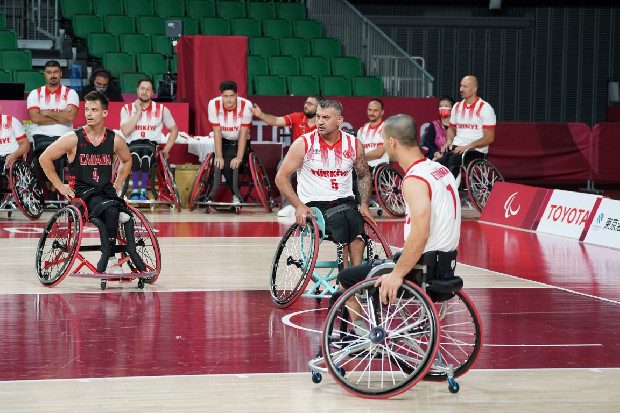 Milliler, Kanada'yı 77-73 mağlup etti