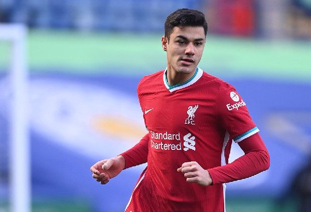 Ozan Kabak Galatasaray’a dönüyor