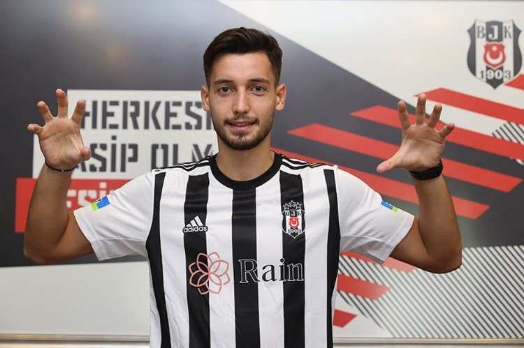 Samet Akaydın, Galatasaray için İstanbul’a geliyor