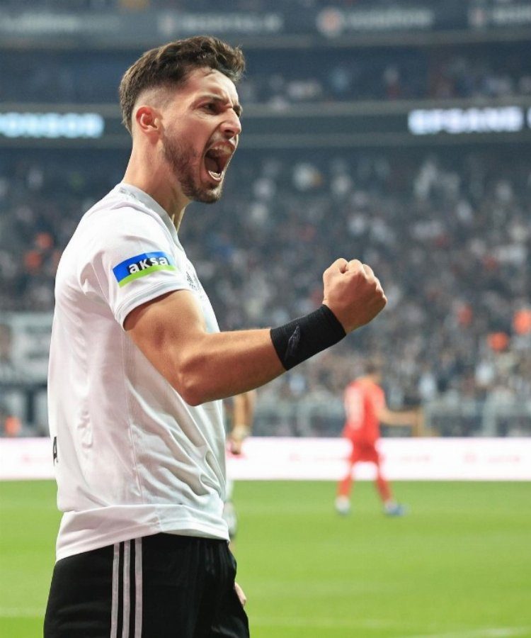 Şenol Güneş ilk maçtan fırçayı bastı! 6 madde