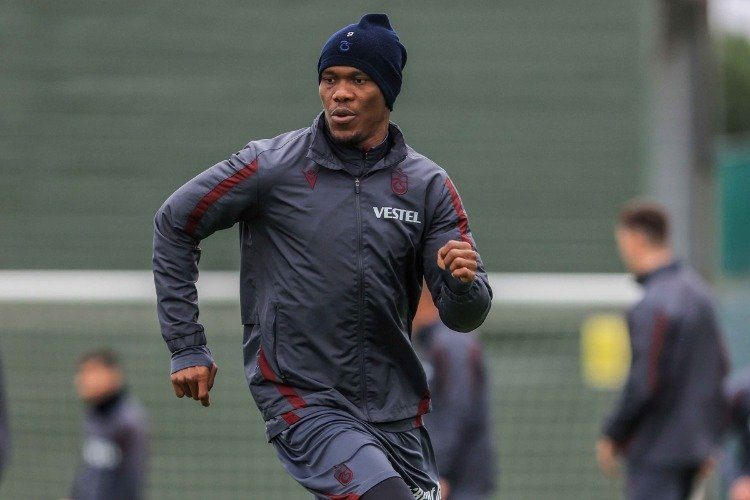 Şenol Güneş pazarlığında Nwakaeme sürpriz