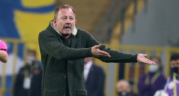 Sergen Yalçın’ın hala imza atmamasının 3 nedeni
