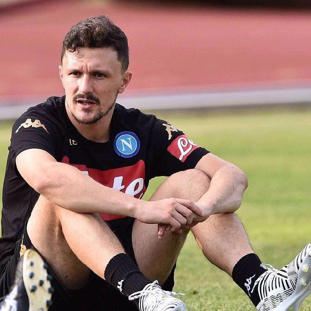 Sol bek için 5 milyon euro bonservis 3 milyon euro maaş